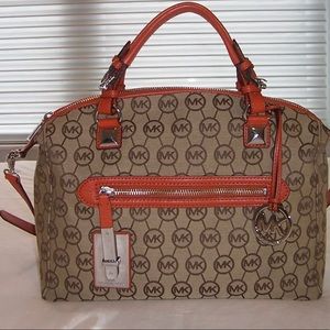 Micheal kors purse